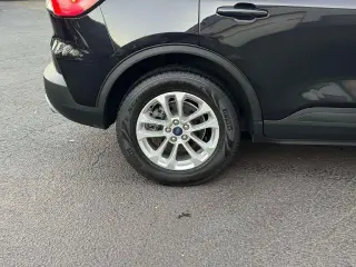 Ford Escape 2020 con tracción en las cuatro ruedas SE 4dr SUV