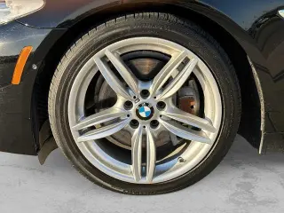Sedán BMW 5 Series 2012 AWD 550i xDrive 4dr