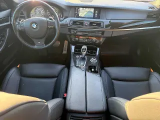 Sedán BMW 5 Series 2012 AWD 550i xDrive 4dr