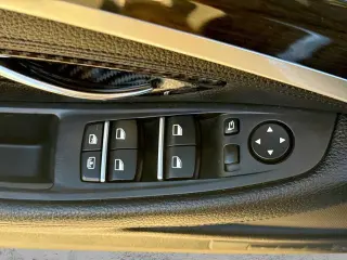 Sedán BMW 5 Series 2012 AWD 550i xDrive 4dr
