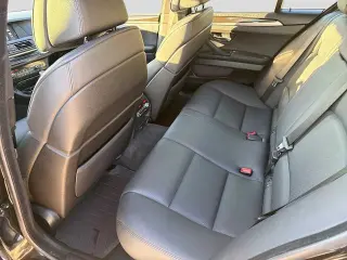 Sedán BMW 5 Series 2012 AWD 550i xDrive 4dr