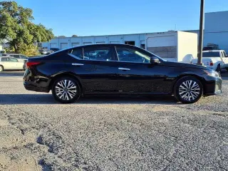 Nissan Altima 2025 2.5 SV 4dr Sedán