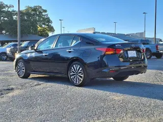 Nissan Altima 2025 2.5 SV 4dr Sedán