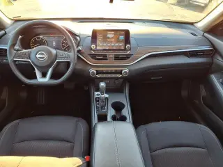 Nissan Altima 2025 2.5 SV 4dr Sedán
