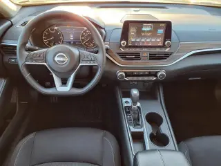 Nissan Altima 2025 2.5 SV 4dr Sedán