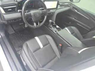 Toyota Camry 2025 SE sedán 4 puertas