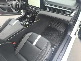 Toyota Camry 2025 SE sedán 4 puertas