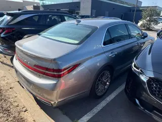 Genesis G90 2022 5.0 Ultimate 4dr Sedán