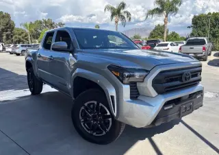 Toyota Tacoma 2024 4x4 SR5 4dr Double Cab 5.0 ft SB