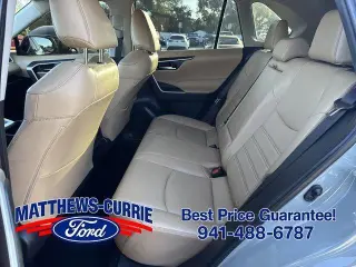 Toyota RAV4 2023 XLE Premium 4dr SUV