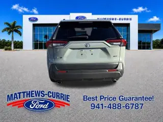 Toyota RAV4 2023 XLE Premium 4dr SUV