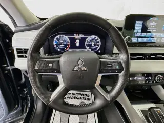 Mitsubishi Outlander 2023 AWD SEL SUV 4 puertas