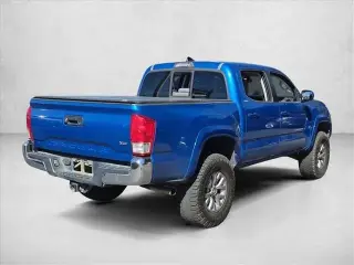 Toyota Tacoma 2017 4x2 TRD Off-Road 4dr Double Cab 5.0 ft SB