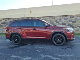 Toyota Highlander 2019 AWD SE 4dr SUV