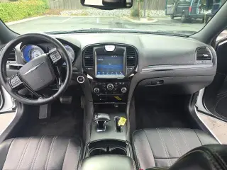 Chrysler 300 2014 S 4dr Sedán