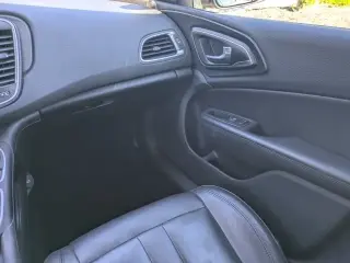 Chrysler 200 2017 Limited 4dr Sedán