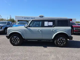 Ford Bronco 2024 4x4 Outer Banks 4dr SUV