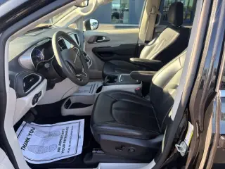 Chrysler Pacifica Plug-In Hybrid 2023 Touring L 4dr Mini-Van