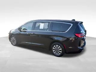 Chrysler Pacifica Plug-In Hybrid 2023 Touring L 4dr Mini-Van