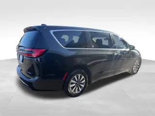 Chrysler Pacifica Plug-In Hybrid 2023 Touring L 4dr Mini-Van