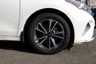 Forte Kia 2023 LXS sedán de 4 puertas