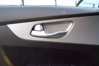 Forte Kia 2023 LXS sedán de 4 puertas