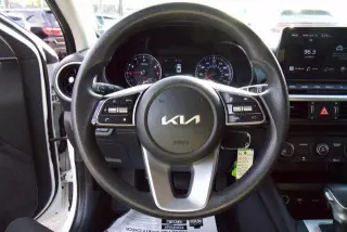 Forte Kia 2023 LXS sedán de 4 puertas