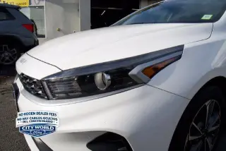 Forte Kia 2023 LXS sedán de 4 puertas