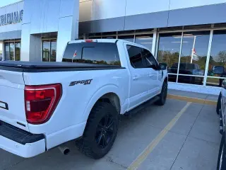 Ford F-150 2021 4x4 XLT 4dr SuperCrew con plataforma de 5.5 pies de largo, SuperCruza.