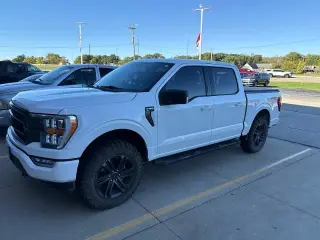 Ford F-150 2021 4x4 XLT 4dr SuperCrew con plataforma de 5.5 pies de largo, SuperCruza.