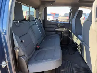 Chevrolet Silverado 1500 2021 4x4 LT 4dr Crew Cab 5.8 ft. SB con 1LT