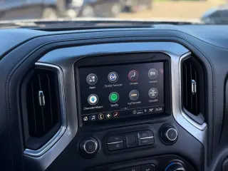 Chevrolet Silverado 1500 2021 4x4 LT 4dr Crew Cab 5.8 ft. SB con 1LT