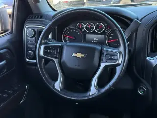 Chevrolet Silverado 1500 2021 4x4 LT 4dr Crew Cab 5.8 ft. SB con 1LT
