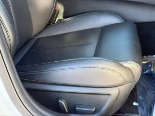 Genesis G70 2023 2.0T 4dr Sedán