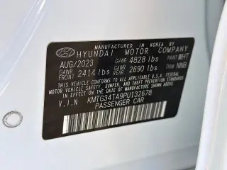 Genesis G70 2023 2.0T 4dr Sedán