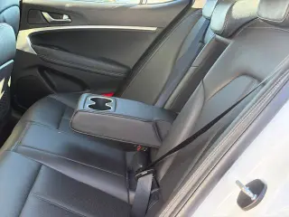 Genesis G70 2023 2.0T 4dr Sedán