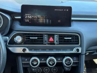 Genesis G70 2023 2.0T 4dr Sedán