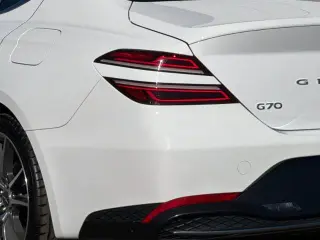 Genesis G70 2023 2.0T 4dr Sedán