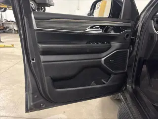 Jeep Wagoneer 2024 4x2 Serie II 4dr SUV