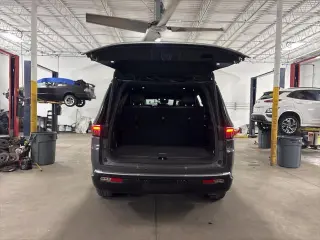 Jeep Wagoneer 2024 4x2 Serie II 4dr SUV