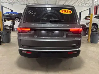 Jeep Wagoneer 2024 4x2 Serie II 4dr SUV