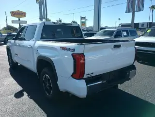 Toyota Tundra 2025 4x4 SR5 4dr CrewMax Cab Pickup SB