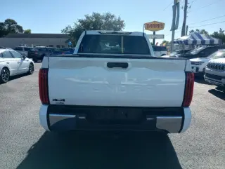 Toyota Tundra 2025 4x4 SR5 4dr CrewMax Cab Pickup SB