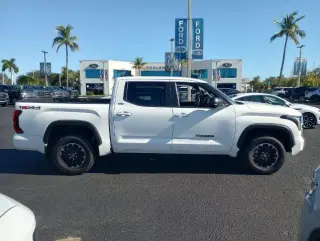 Toyota Tundra 2025 4x4 SR5 4dr CrewMax Cab Pickup SB
