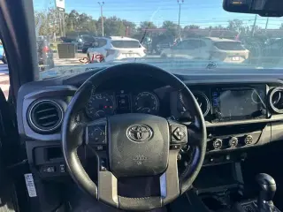 Toyota Tacoma 2017 4x4 TRD Sport 4dr Double Cab 5.0 ft SB 6A