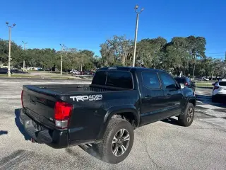 Toyota Tacoma 2017 4x4 TRD Sport 4dr Double Cab 5.0 ft SB 6A