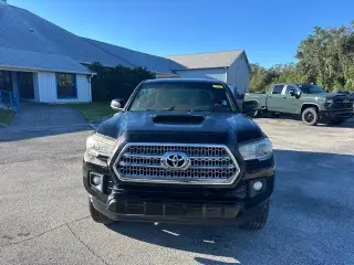 Toyota Tacoma 2017 4x4 TRD Sport 4dr Double Cab 5.0 ft SB 6A