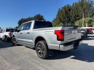 Ford F-150 Lightning 2024 AWD XLT 4dr SuperCrew 5.5 ft. SB