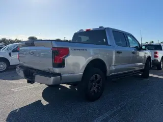 Ford F-150 Lightning 2024 AWD XLT 4dr SuperCrew 5.5 ft. SB
