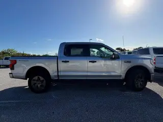 Ford F-150 Lightning 2024 AWD XLT 4dr SuperCrew 5.5 ft. SB